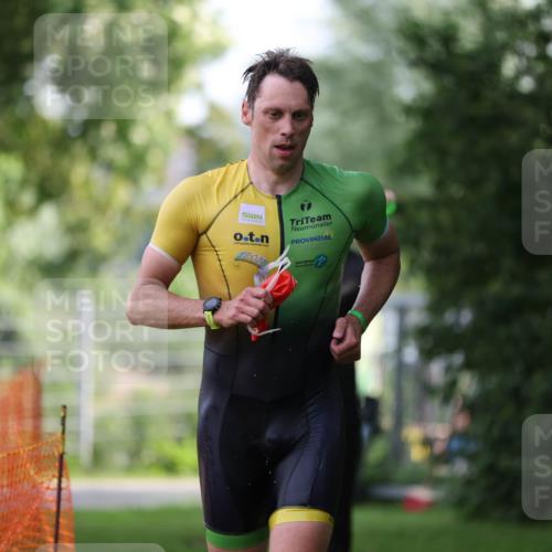 15.06.2025 - 7 Türme Triathlon Michael Strokosch http://msf.ph/oto/7929107 15.06.2025 09:27:26 Schwimmen 51, 52 meine-sportfotos.de