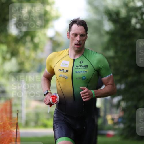 15.06.2025 - 7 Türme Triathlon Michael Strokosch http://msf.ph/oto/7929108 15.06.2025 09:27:26 Schwimmen 51, 52 meine-sportfotos.de