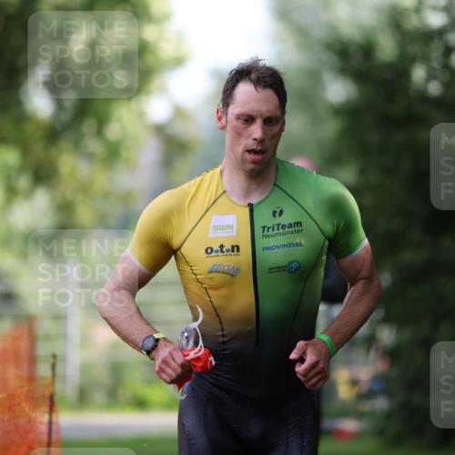 15.06.2025 - 7 Türme Triathlon Michael Strokosch http://msf.ph/oto/7929109 15.06.2025 09:27:26 Schwimmen 51, 52 meine-sportfotos.de