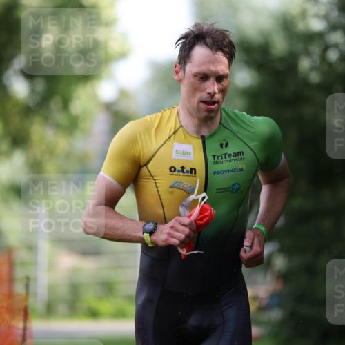 15.06.2025 - 7 Türme Triathlon Michael Strokosch http://msf.ph/oto/7929110 15.06.2025 09:27:26 Schwimmen 51, 52 meine-sportfotos.de