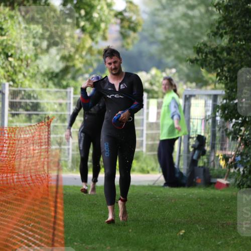 15.06.2025 - 7 Türme Triathlon Michael Strokosch http://msf.ph/oto/7929150 15.06.2025 09:29:11 Schwimmen 154, 155 meine-sportfotos.de