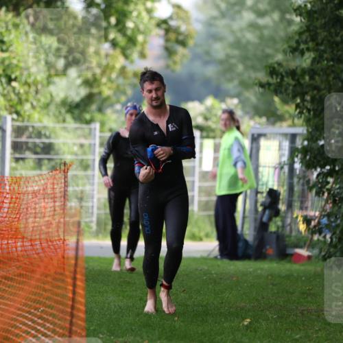 15.06.2025 - 7 Türme Triathlon Michael Strokosch http://msf.ph/oto/7929151 15.06.2025 09:29:12 Schwimmen 154, 155 meine-sportfotos.de