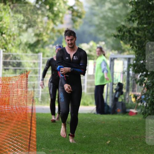 15.06.2025 - 7 Türme Triathlon Michael Strokosch http://msf.ph/oto/7929152 15.06.2025 09:29:12 Schwimmen 154, 155 meine-sportfotos.de