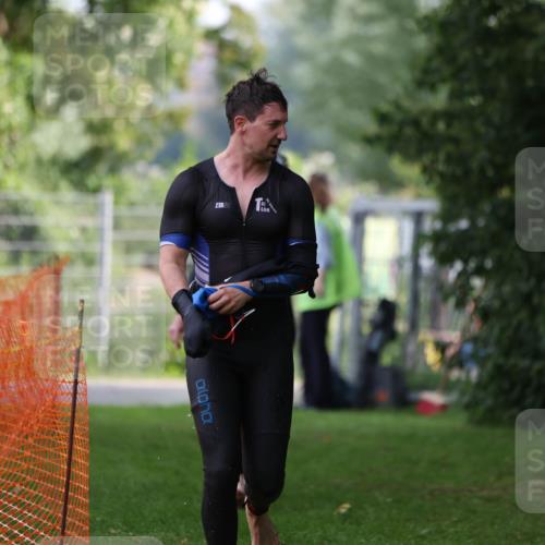 15.06.2025 - 7 Türme Triathlon Michael Strokosch http://msf.ph/oto/7929154 15.06.2025 09:29:14 Schwimmen 154, 155 meine-sportfotos.de