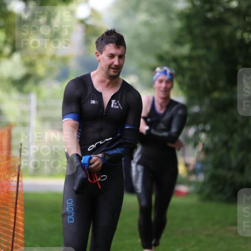15.06.2025 - 7 Türme Triathlon Michael Strokosch http://msf.ph/oto/7929157 15.06.2025 09:29:15 Schwimmen 154, 155 meine-sportfotos.de