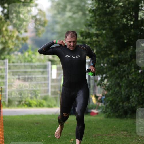 15.06.2025 - 7 Türme Triathlon Michael Strokosch http://msf.ph/oto/7929188 15.06.2025 09:30:49 Schwimmen 21, 22, 23, 24, 25, 156 meine-sportfotos.de
