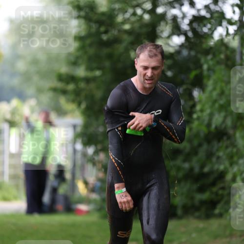 15.06.2025 - 7 Türme Triathlon Michael Strokosch http://msf.ph/oto/7929194 15.06.2025 09:30:51 Schwimmen 21, 22, 23, 24, 25, 156 meine-sportfotos.de