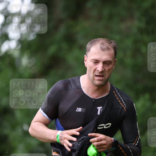 15.06.2025 - 7 Türme Triathlon Michael Strokosch http://msf.ph/oto/7929200 15.06.2025 09:30:52 Schwimmen 21, 22, 23, 24, 25, 156 meine-sportfotos.de