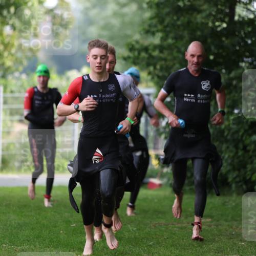 15.06.2025 - 7 Türme Triathlon Michael Strokosch http://msf.ph/oto/7929204 15.06.2025 09:30:58 Schwimmen 21, 22, 23, 24, 25, 156 meine-sportfotos.de