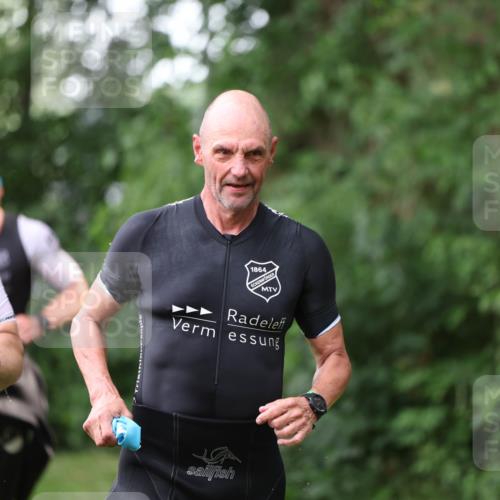 15.06.2025 - 7 Türme Triathlon Michael Strokosch http://msf.ph/oto/7929214 15.06.2025 09:31:01 Schwimmen 21, 22, 23, 24, 25, 156 meine-sportfotos.de