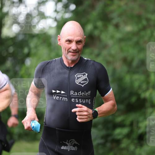 15.06.2025 - 7 Türme Triathlon Michael Strokosch http://msf.ph/oto/7929215 15.06.2025 09:31:01 Schwimmen 21, 22, 23, 24, 25, 156 meine-sportfotos.de