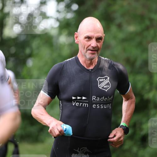 15.06.2025 - 7 Türme Triathlon Michael Strokosch http://msf.ph/oto/7929216 15.06.2025 09:31:01 Schwimmen 21, 22, 23, 24, 25, 156 meine-sportfotos.de