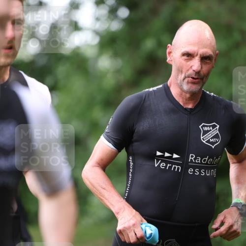 15.06.2025 - 7 Türme Triathlon Michael Strokosch http://msf.ph/oto/7929217 15.06.2025 09:31:01 Schwimmen 21, 22, 23, 24, 25, 156 meine-sportfotos.de