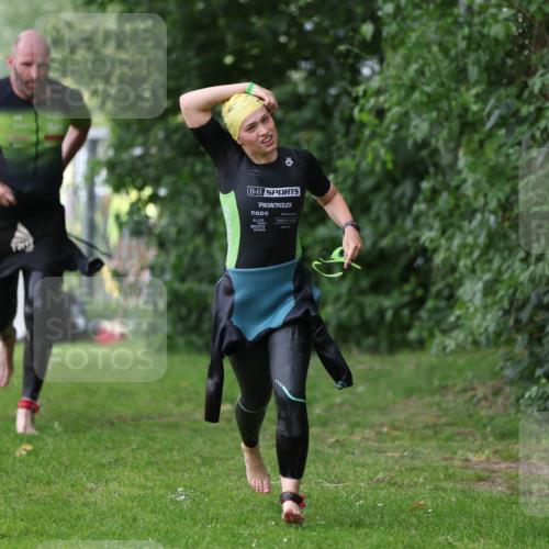 15.06.2025 - 7 Türme Triathlon Michael Strokosch http://msf.ph/oto/7929288 15.06.2025 09:34:13 Schwimmen 145, 146, 147, 148 meine-sportfotos.de