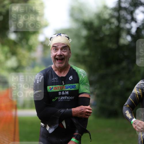 15.06.2025 - 7 Türme Triathlon Michael Strokosch http://msf.ph/oto/7929320 15.06.2025 09:34:28 Schwimmen 137, 138, 145, 146 meine-sportfotos.de