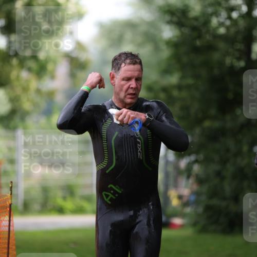 15.06.2025 - 7 Türme Triathlon Michael Strokosch http://msf.ph/oto/7929335 15.06.2025 09:34:41 Schwimmen 137, 138, 145, 146 meine-sportfotos.de
