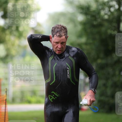 15.06.2025 - 7 Türme Triathlon Michael Strokosch http://msf.ph/oto/7929337 15.06.2025 09:34:42 Schwimmen 137, 138, 145, 146 meine-sportfotos.de