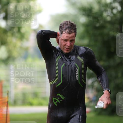 15.06.2025 - 7 Türme Triathlon Michael Strokosch http://msf.ph/oto/7929338 15.06.2025 09:34:42 Schwimmen 137, 138, 145, 146 meine-sportfotos.de