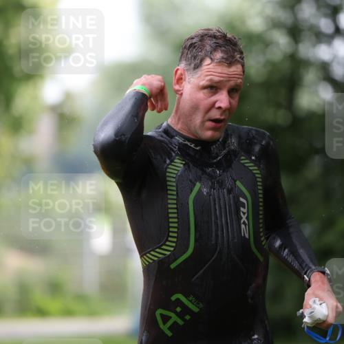 15.06.2025 - 7 Türme Triathlon Michael Strokosch http://msf.ph/oto/7929341 15.06.2025 09:34:42 Schwimmen 137, 138, 145, 146 meine-sportfotos.de