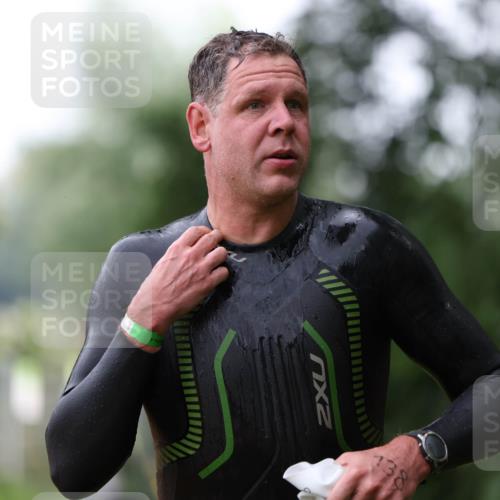 15.06.2025 - 7 Türme Triathlon Michael Strokosch http://msf.ph/oto/7929343 15.06.2025 09:34:43 Schwimmen 137, 138, 146 meine-sportfotos.de