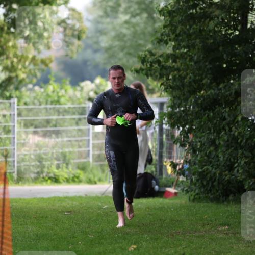 15.06.2025 - 7 Türme Triathlon Michael Strokosch http://msf.ph/oto/7929344 15.06.2025 09:35:04 Schwimmen 125 meine-sportfotos.de