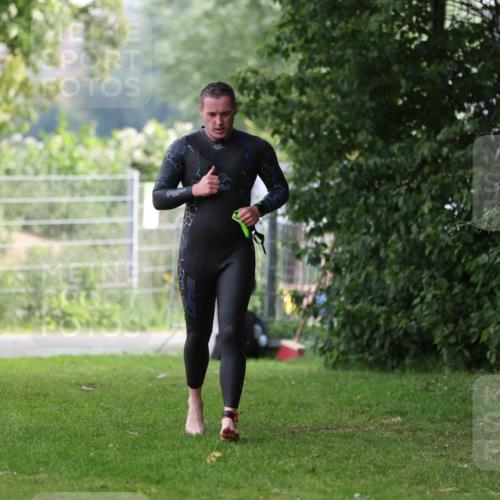 15.06.2025 - 7 Türme Triathlon Michael Strokosch http://msf.ph/oto/7929346 15.06.2025 09:35:04 Schwimmen 125 meine-sportfotos.de