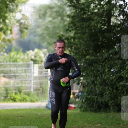 15.06.2025 - 7 Türme Triathlon Michael Strokosch http://msf.ph/oto/7929348 15.06.2025 09:35:05 Schwimmen 125 meine-sportfotos.de