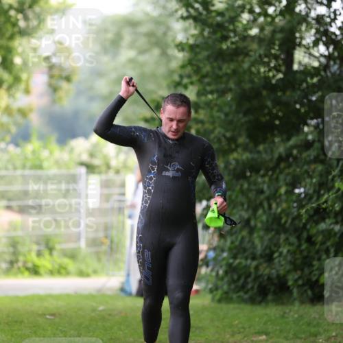 15.06.2025 - 7 Türme Triathlon Michael Strokosch http://msf.ph/oto/7929349 15.06.2025 09:35:06 Schwimmen 125 meine-sportfotos.de