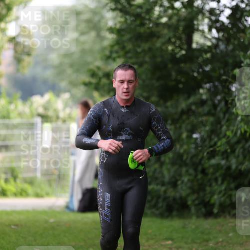 15.06.2025 - 7 Türme Triathlon Michael Strokosch http://msf.ph/oto/7929350 15.06.2025 09:35:06 Schwimmen 125 meine-sportfotos.de