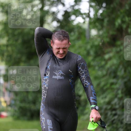 15.06.2025 - 7 Türme Triathlon Michael Strokosch http://msf.ph/oto/7929353 15.06.2025 09:35:09 Schwimmen 125 meine-sportfotos.de