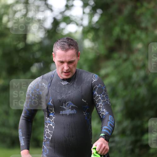 15.06.2025 - 7 Türme Triathlon Michael Strokosch http://msf.ph/oto/7929356 15.06.2025 09:35:10 Schwimmen 125 meine-sportfotos.de