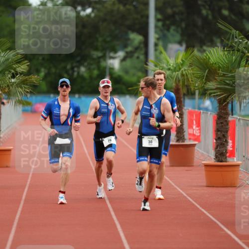 15.06.2025 - 7 Türme Triathlon Michael Strokosch http://msf.ph/oto/7929415 15.06.2025 10:11:53 Ziel 26, 27, 29, 30, 32 meine-sportfotos.de