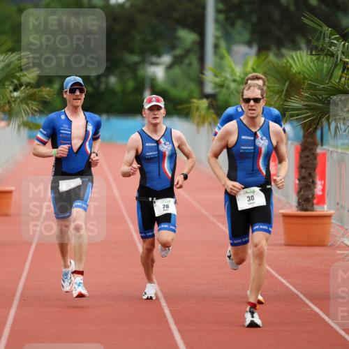15.06.2025 - 7 Türme Triathlon Michael Strokosch http://msf.ph/oto/7929418 15.06.2025 10:11:54 Ziel 26, 27, 29, 30, 32 meine-sportfotos.de
