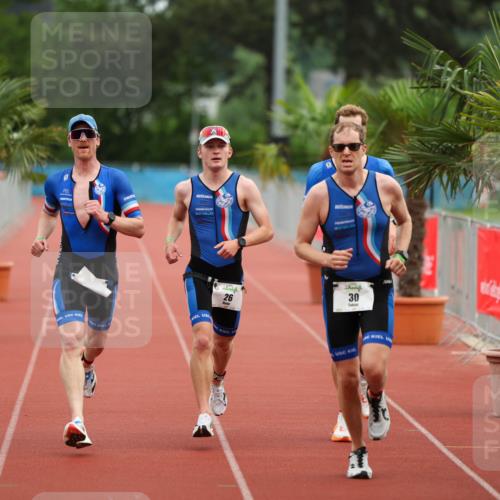 15.06.2025 - 7 Türme Triathlon Michael Strokosch http://msf.ph/oto/7929420 15.06.2025 10:11:54 Ziel 26, 27, 29, 30, 32 meine-sportfotos.de