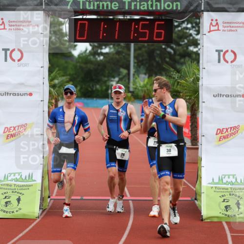 15.06.2025 - 7 Türme Triathlon Michael Strokosch http://msf.ph/oto/7929425 15.06.2025 10:11:56 Ziel 26, 27, 29, 30 meine-sportfotos.de