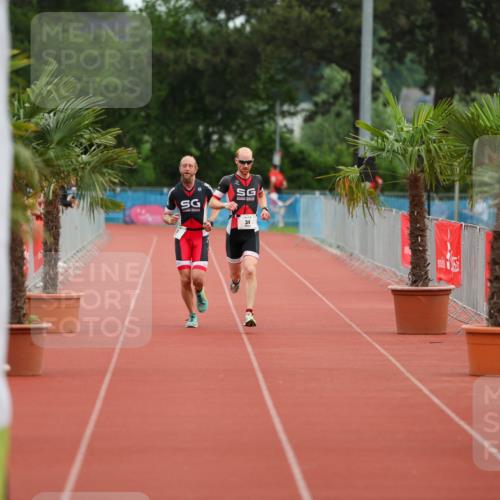 15.06.2025 - 7 Türme Triathlon Michael Strokosch http://msf.ph/oto/7929432 15.06.2025 10:12:52 Ziel  meine-sportfotos.de