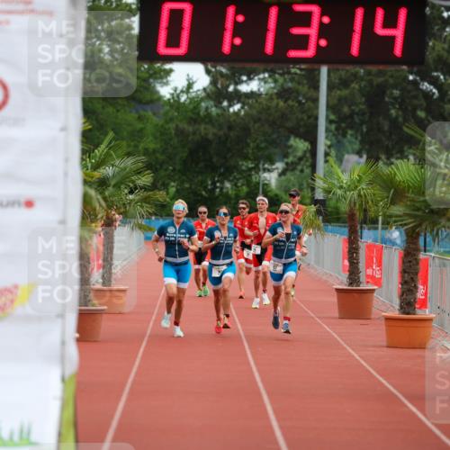 15.06.2025 - 7 Türme Triathlon Michael Strokosch http://msf.ph/oto/7929453 15.06.2025 10:13:14 Ziel 81, 82 meine-sportfotos.de