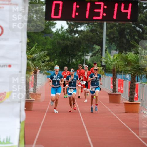 15.06.2025 - 7 Türme Triathlon Michael Strokosch http://msf.ph/oto/7929455 15.06.2025 10:13:15 Ziel 81, 82, 83 meine-sportfotos.de