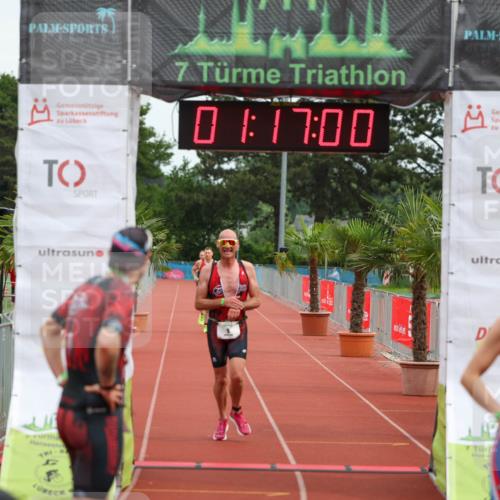 15.06.2025 - 7 Türme Triathlon Michael Strokosch http://msf.ph/oto/7929610 15.06.2025 10:17:01 Ziel 9 meine-sportfotos.de