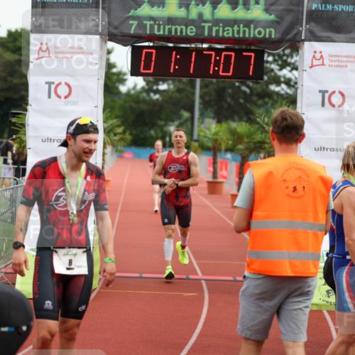 15.06.2025 - 7 Türme Triathlon Michael Strokosch http://msf.ph/oto/7929620 15.06.2025 10:17:07 Ziel 7, 9, 10 meine-sportfotos.de