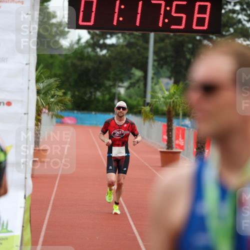 15.06.2025 - 7 Türme Triathlon Michael Strokosch http://msf.ph/oto/7929622 15.06.2025 10:17:59 Ziel 6 meine-sportfotos.de