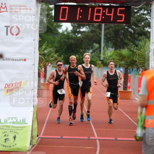 15.06.2025 - 7 Türme Triathlon Michael Strokosch http://msf.ph/oto/7929632 15.06.2025 10:18:46 Ziel 66, 67, 68, 69 meine-sportfotos.de