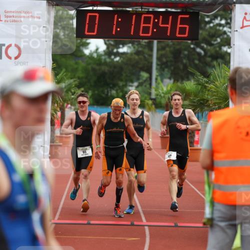 15.06.2025 - 7 Türme Triathlon Michael Strokosch http://msf.ph/oto/7929634 15.06.2025 10:18:46 Ziel 66, 67, 68, 69 meine-sportfotos.de