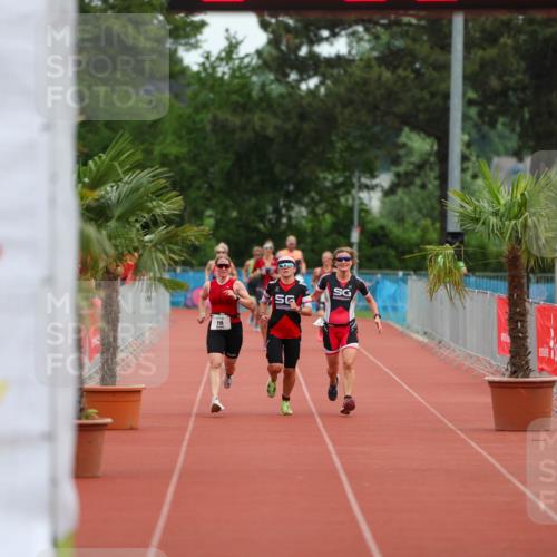 15.06.2025 - 7 Türme Triathlon Michael Strokosch http://msf.ph/oto/7929656 15.06.2025 10:22:42 Ziel  meine-sportfotos.de