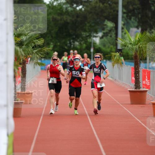 15.06.2025 - 7 Türme Triathlon Michael Strokosch http://msf.ph/oto/7929660 15.06.2025 10:22:44 Ziel  meine-sportfotos.de