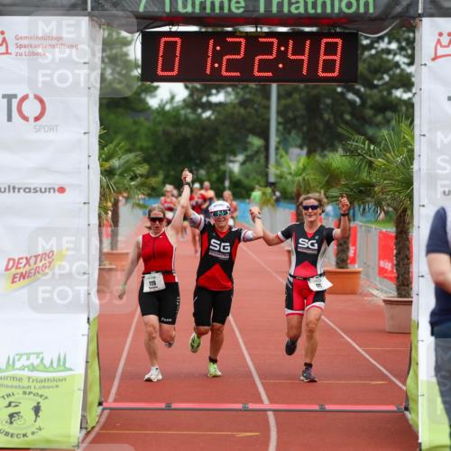 15.06.2025 - 7 Türme Triathlon Michael Strokosch http://msf.ph/oto/7929669 15.06.2025 10:22:48 Ziel 117, 118, 119 meine-sportfotos.de