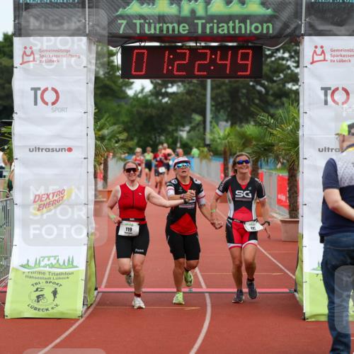 15.06.2025 - 7 Türme Triathlon Michael Strokosch http://msf.ph/oto/7929672 15.06.2025 10:22:50 Ziel 117, 118, 119 meine-sportfotos.de