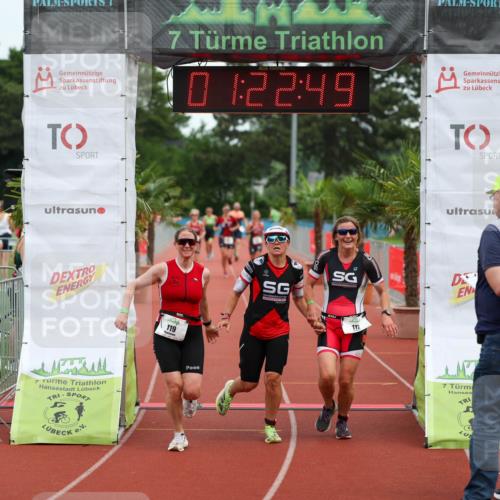 15.06.2025 - 7 Türme Triathlon Michael Strokosch http://msf.ph/oto/7929673 15.06.2025 10:22:50 Ziel 117, 118, 119 meine-sportfotos.de
