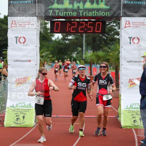 15.06.2025 - 7 Türme Triathlon Michael Strokosch http://msf.ph/oto/7929675 15.06.2025 10:22:51 Ziel 117, 118, 119 meine-sportfotos.de