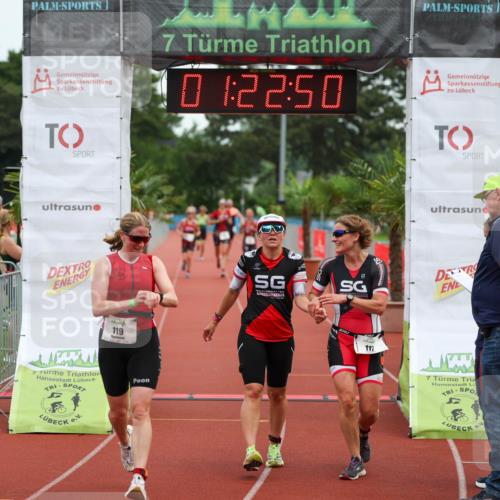 15.06.2025 - 7 Türme Triathlon Michael Strokosch http://msf.ph/oto/7929676 15.06.2025 10:22:51 Ziel 117, 118, 119 meine-sportfotos.de